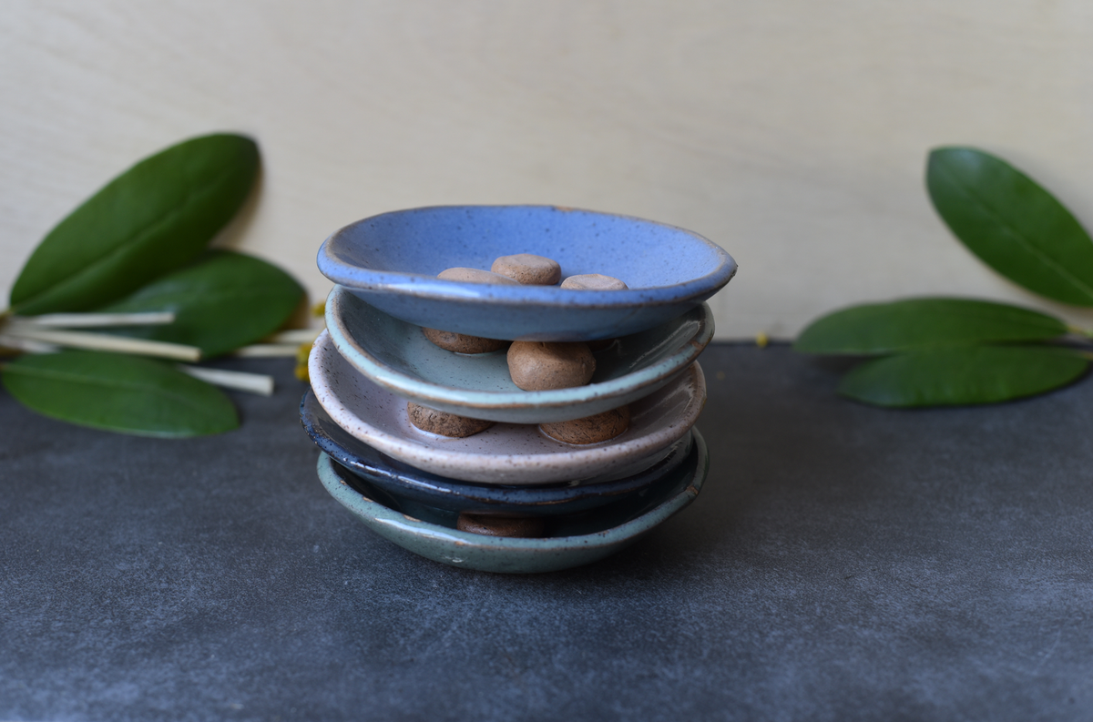 Soap Dishes With Pebbles